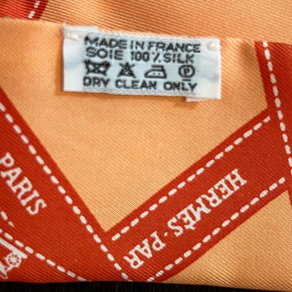 Authentic Vintage Hermes Orange and Light Orange Ribbon Print Twilly - Picture 2 of 5